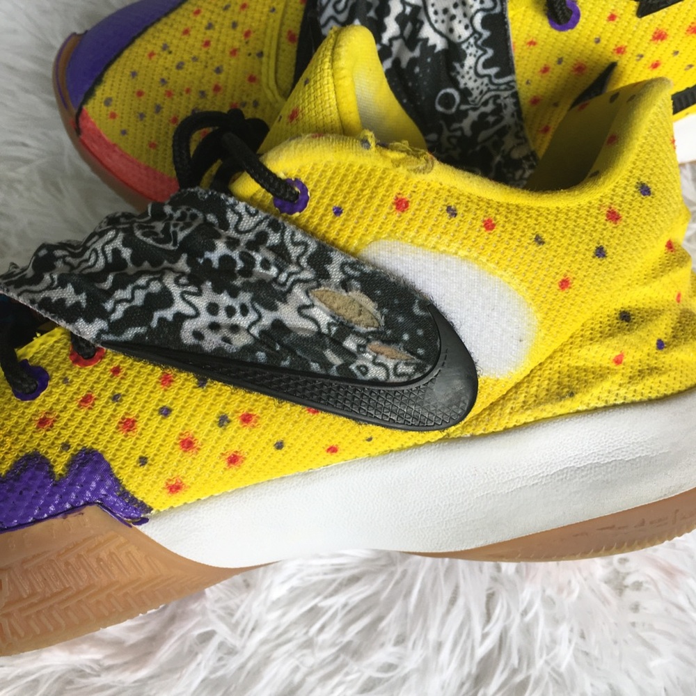 Nike Custom Kyrie Sneakers - Picture 5 of 9
